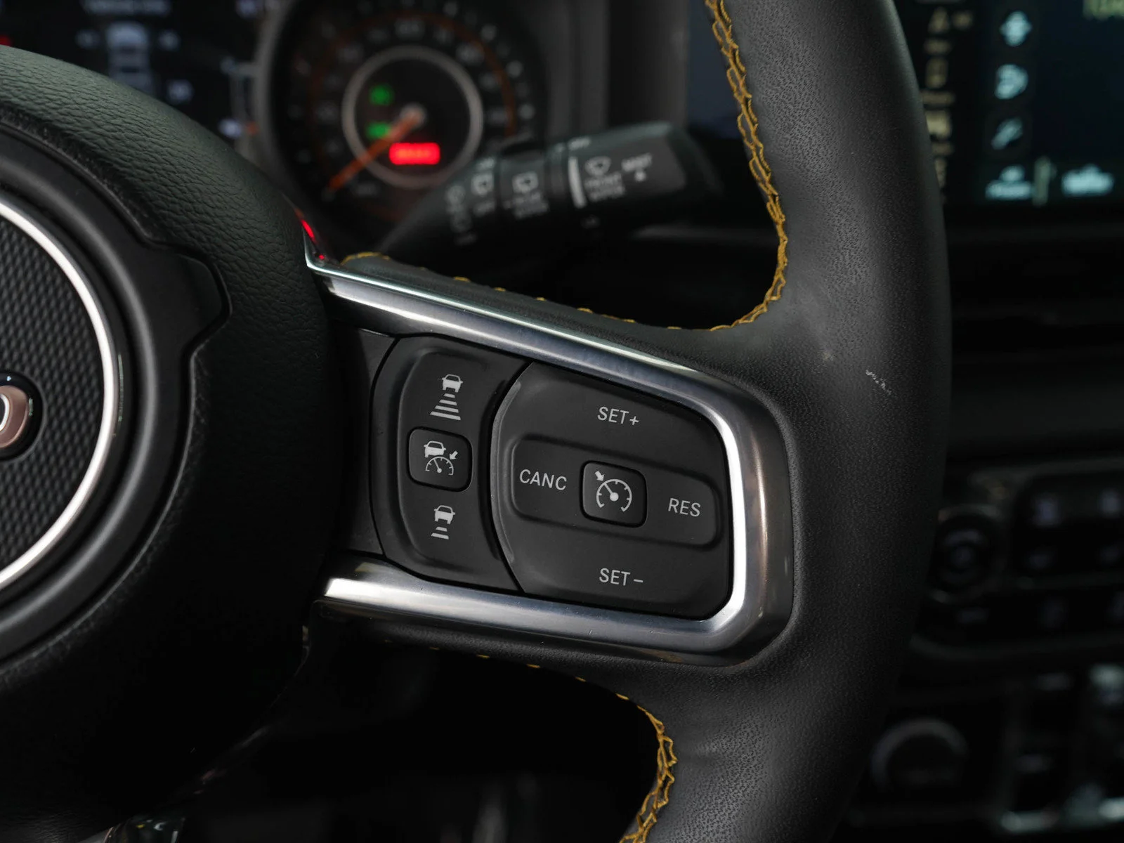 Used 2024 Bright White Clearcoat Jeep Sahara image 25