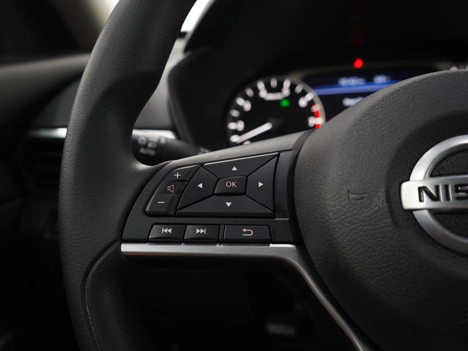 Used 2019 Super Black Clearcoat Nissan 2.5 S image 23