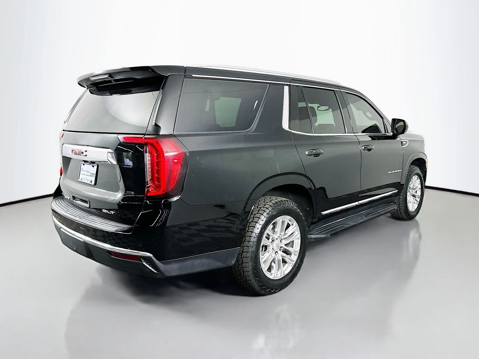 Used 2023 Onyx Black GMC SLT image 7