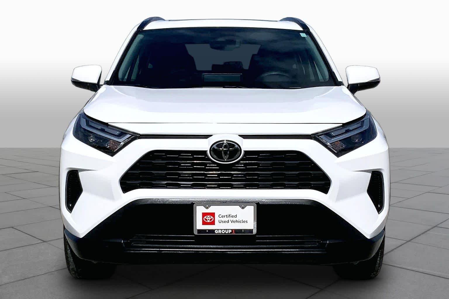 Used 2024 Ice Cap Toyota XLE image 4