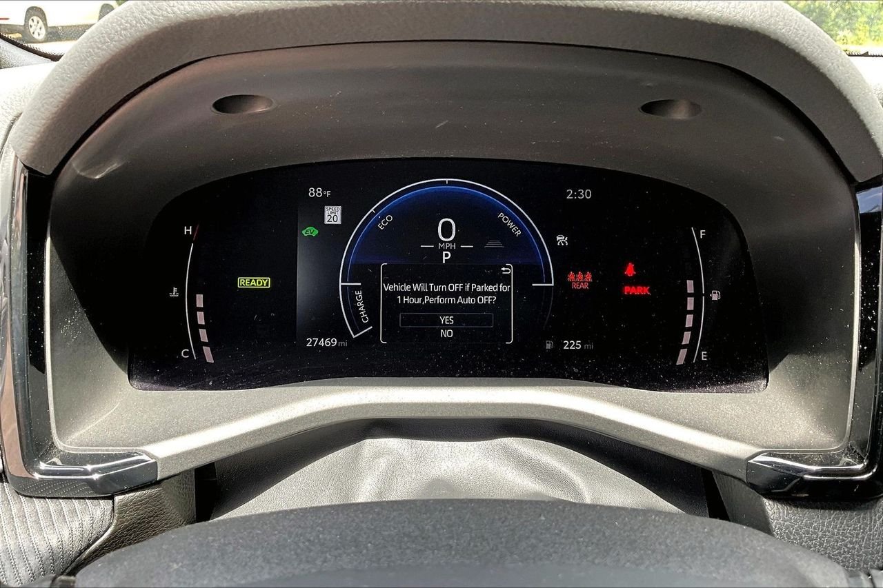 Used 2025  Toyota SE image 12