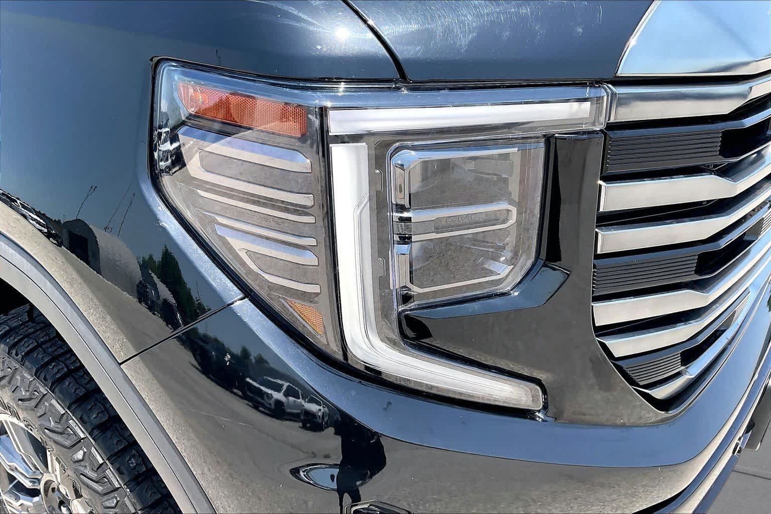 Used 2024 Onyx Black GMC AT4 image 27