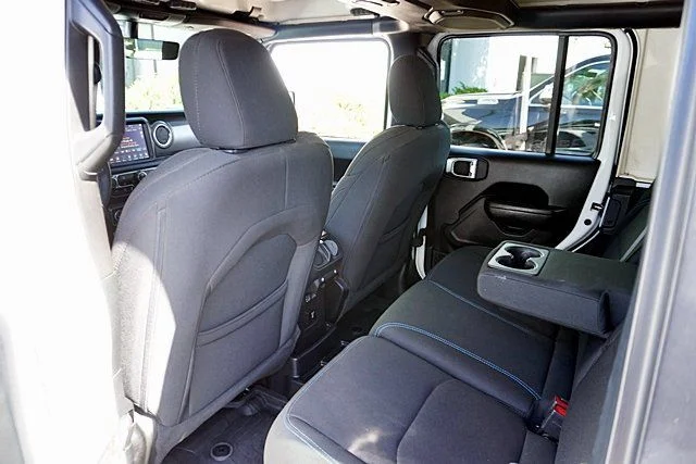 Used 2023 White Jeep Rubicon 4xe image 18