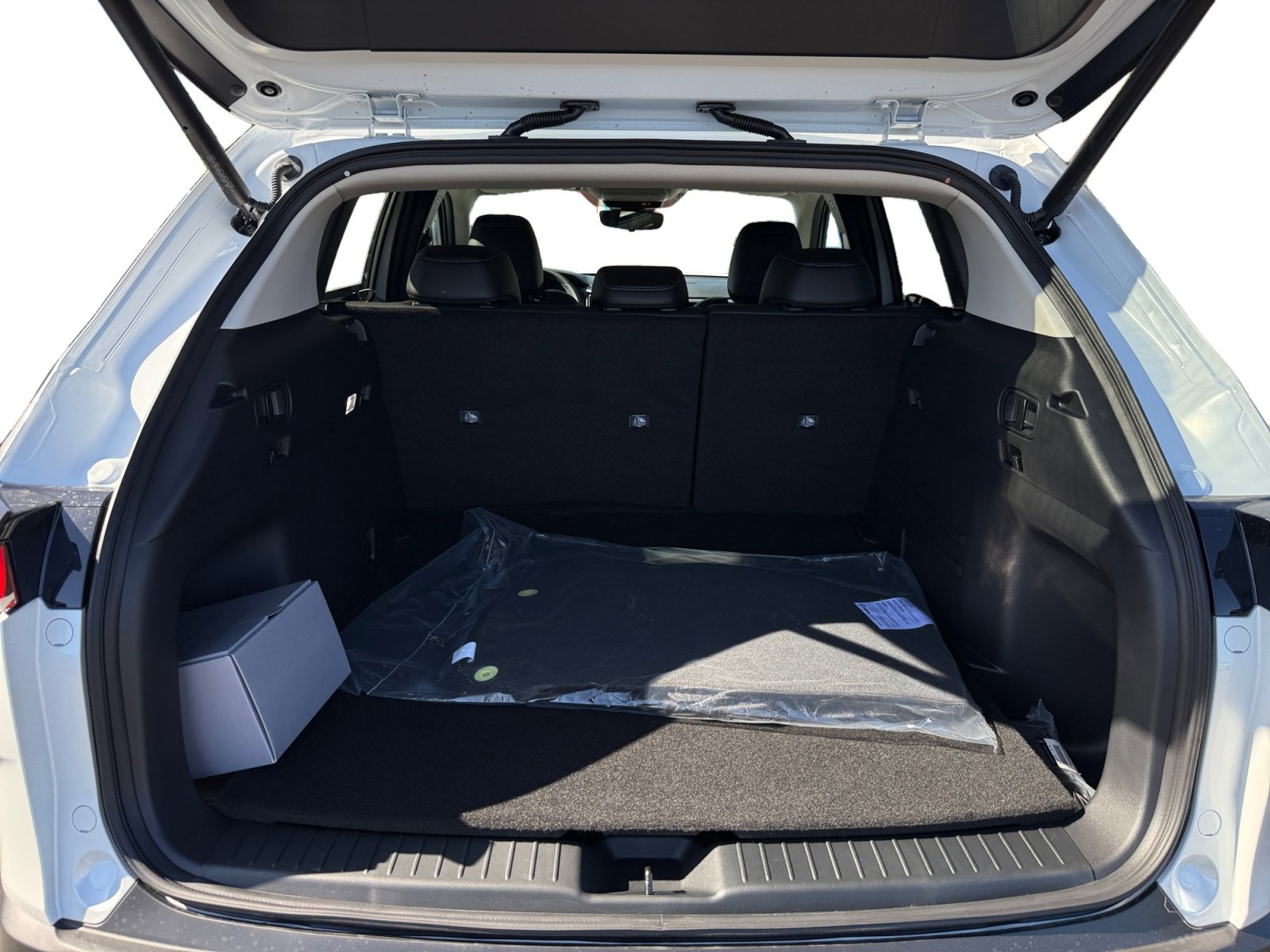 New 2026 Wind Chill Pearl Mazda 2.5 S Preferred image 17