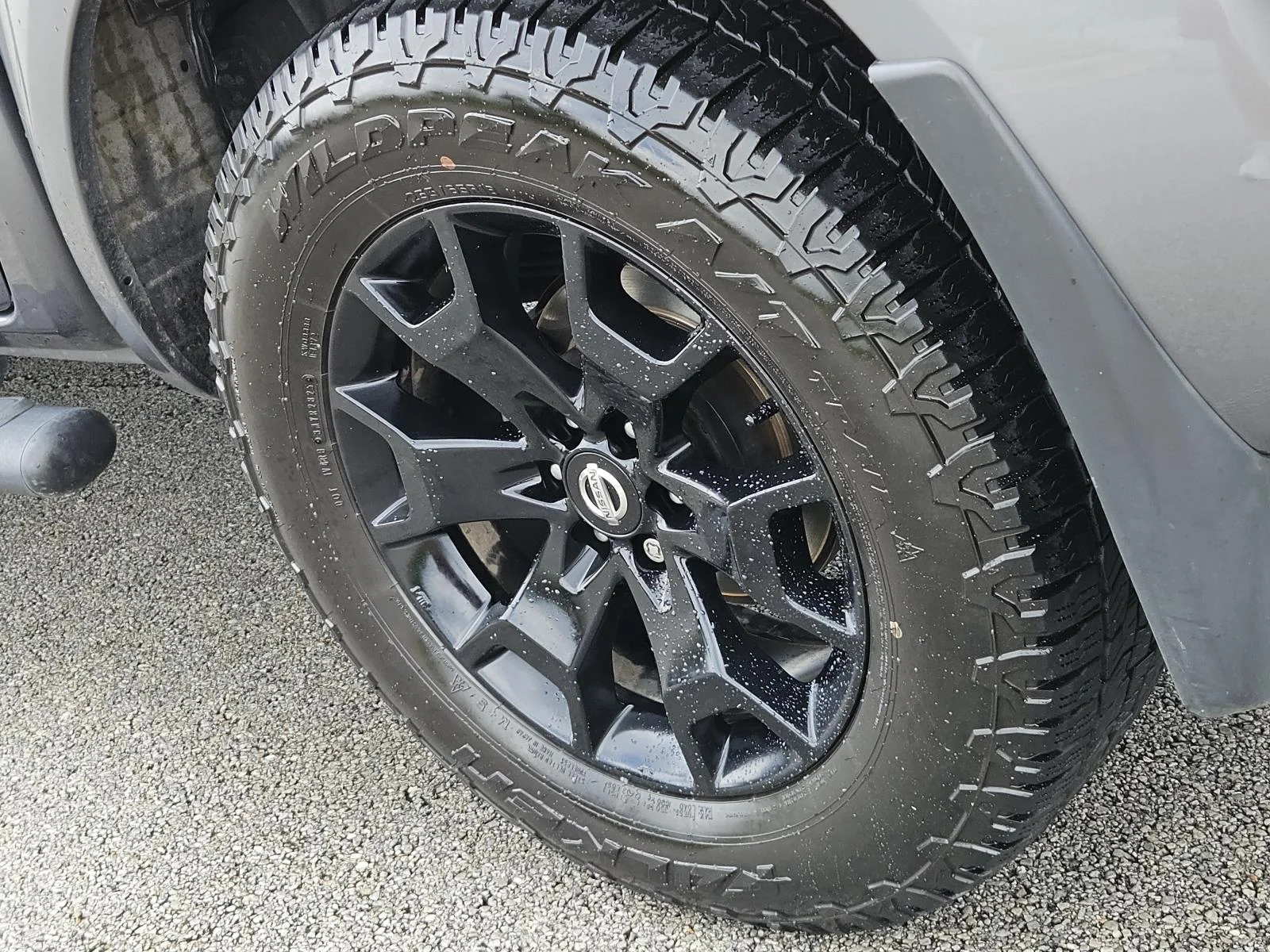 Used 2021 Gray Nissan Crew Cab 4x4 SV Auto image 7