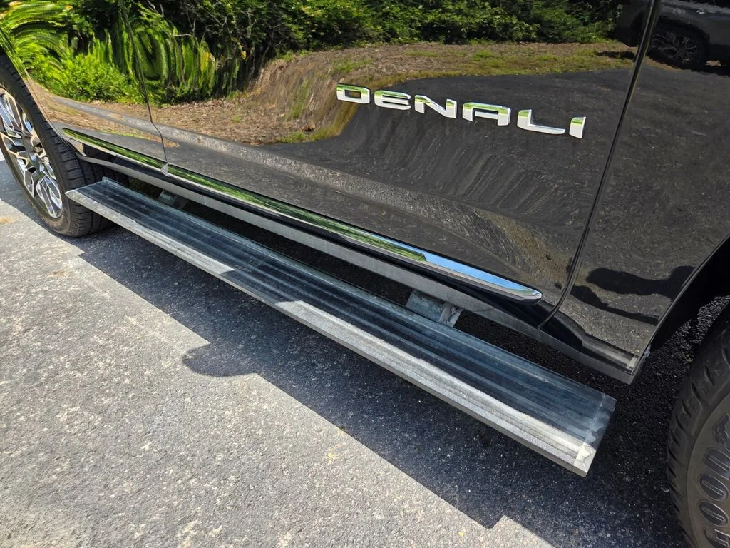 Used 2023 Black GMC Denali Ultimate image 31