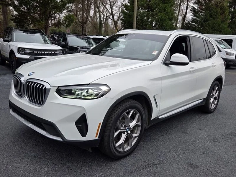 Used 2022 Alpine White BMW xDrive30i image 3