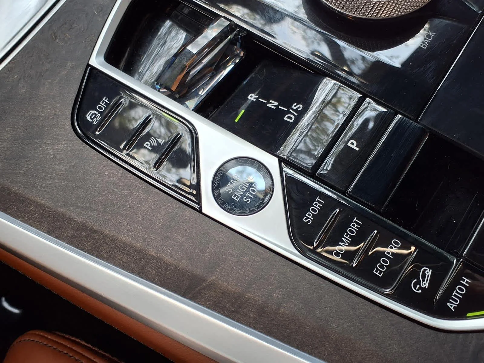 Used 2024  BMW M60i image 20
