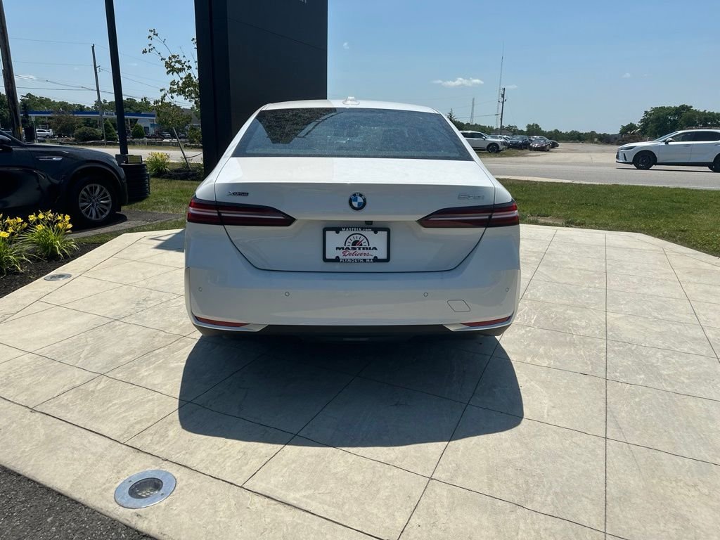 2026 BMW 5 Series 530i - Photo 4
