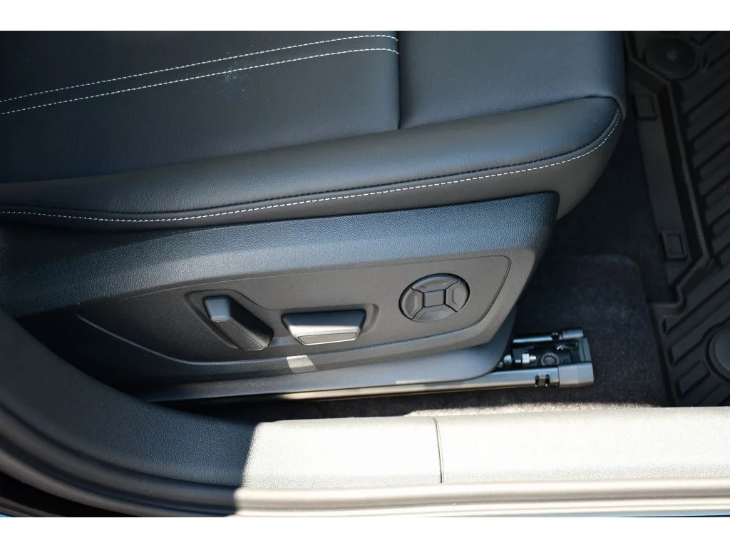 New 2026 Brilliant Black Audi Premium image 28