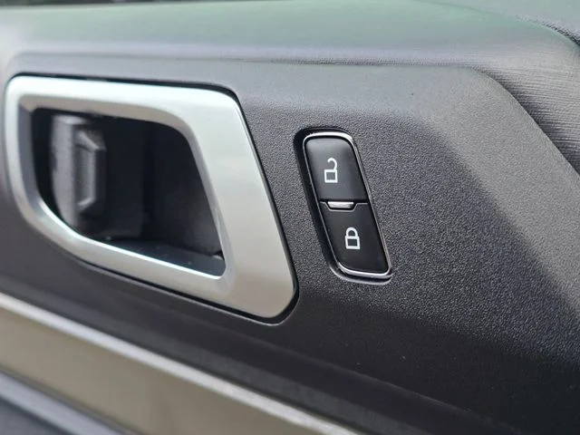 Used 2025 Gray Ford Badlands image 22