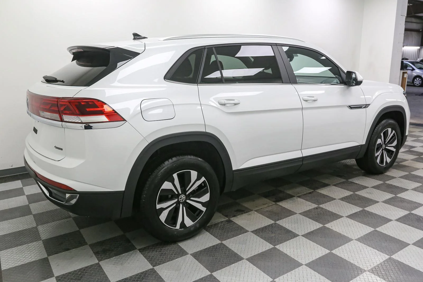 New 2026 Opal White Pearl Volkswagen 2.0T SE image 9