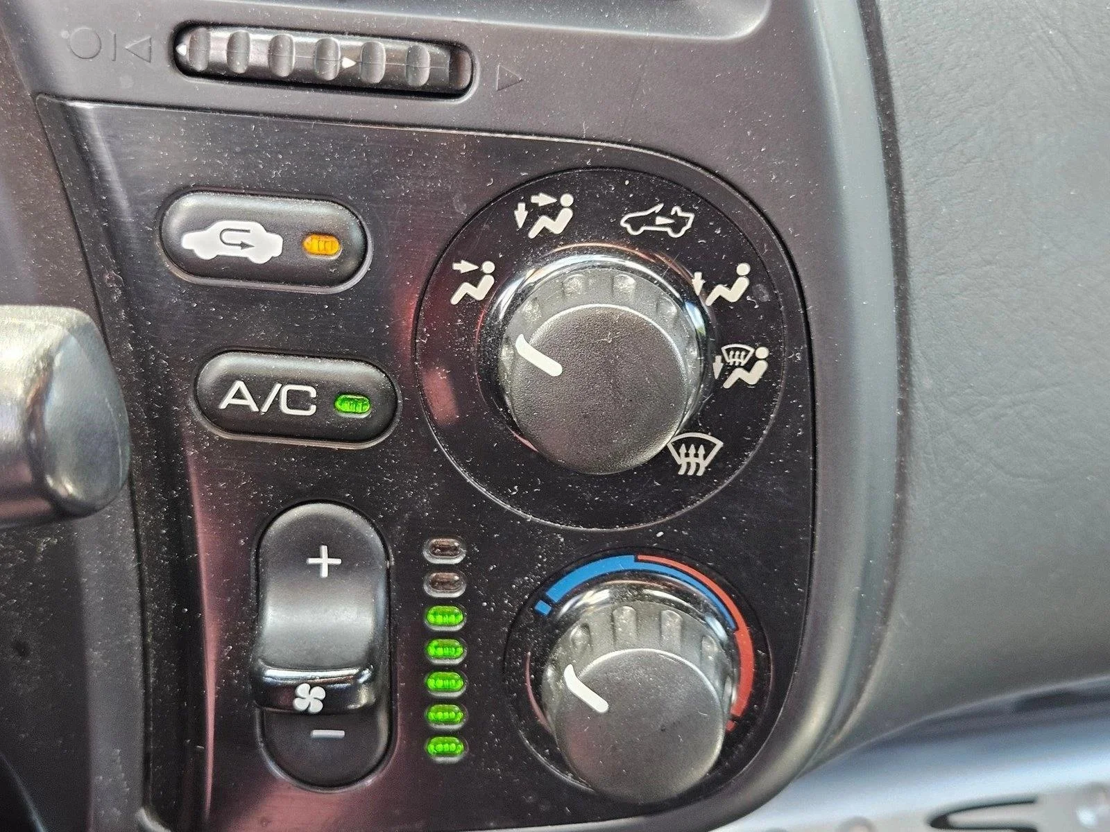 Used 2004 Silver/Gray Honda  image 13