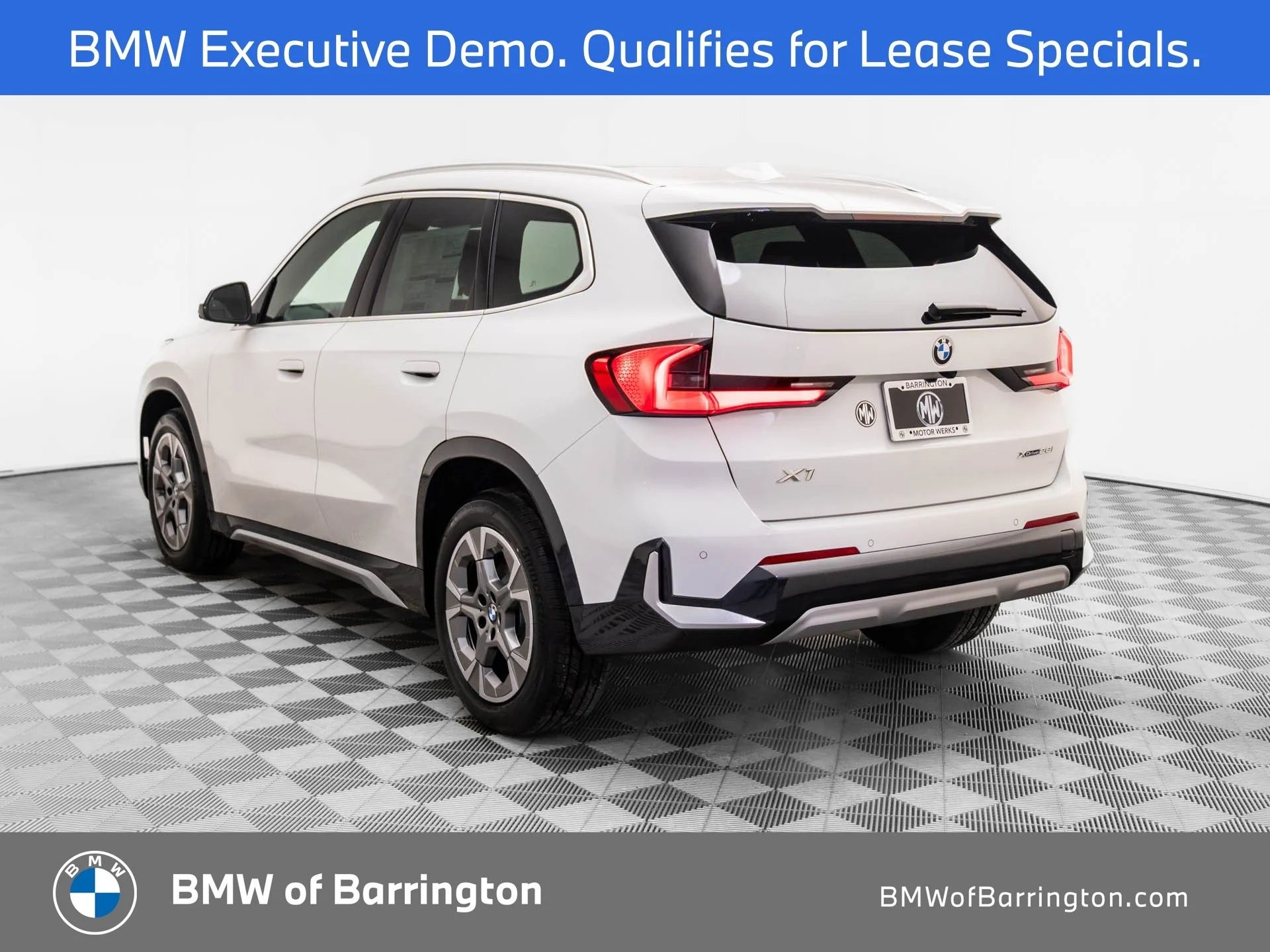 New 2026 White BMW xDrive28i image 3