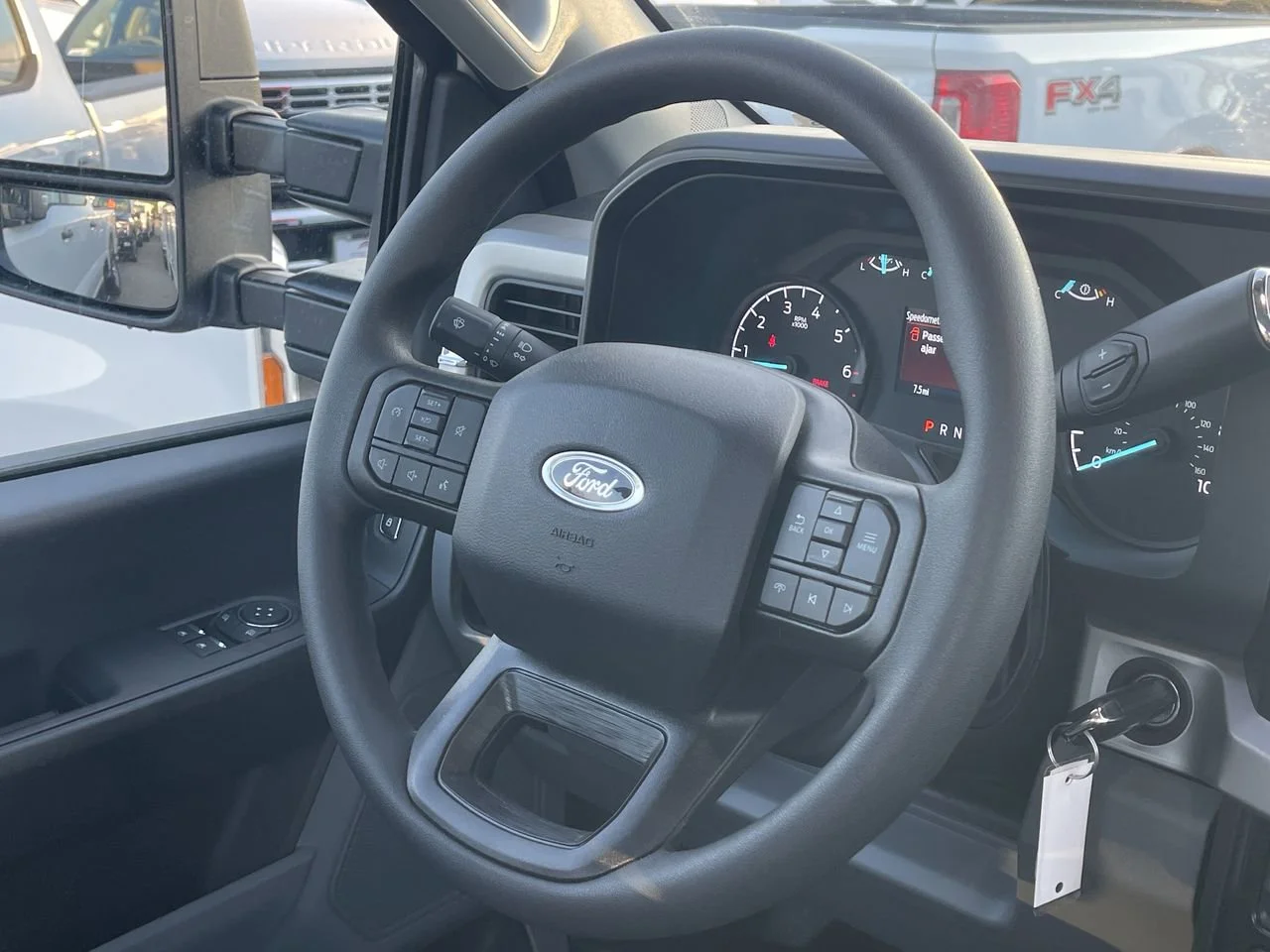 New 2026 Oxford White Ford XL image 15