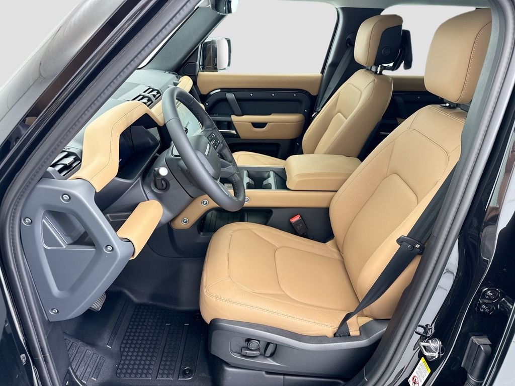 New 2026 Santorini Black Land Rover S image 17