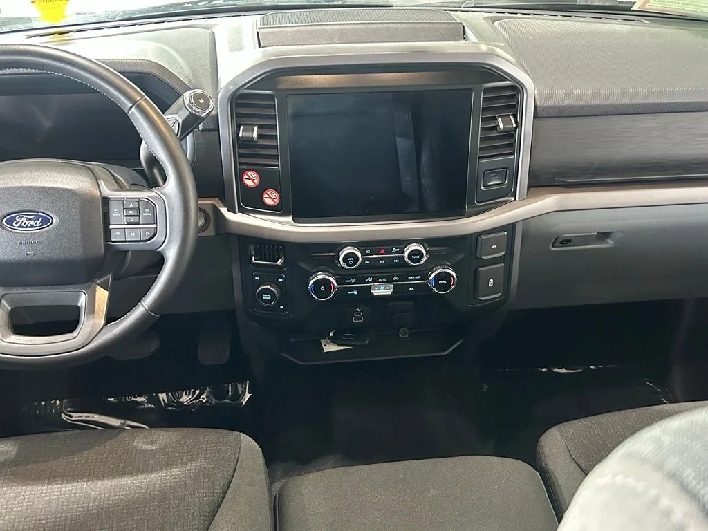 Used 2025 Oxford White Ford XLT image 10