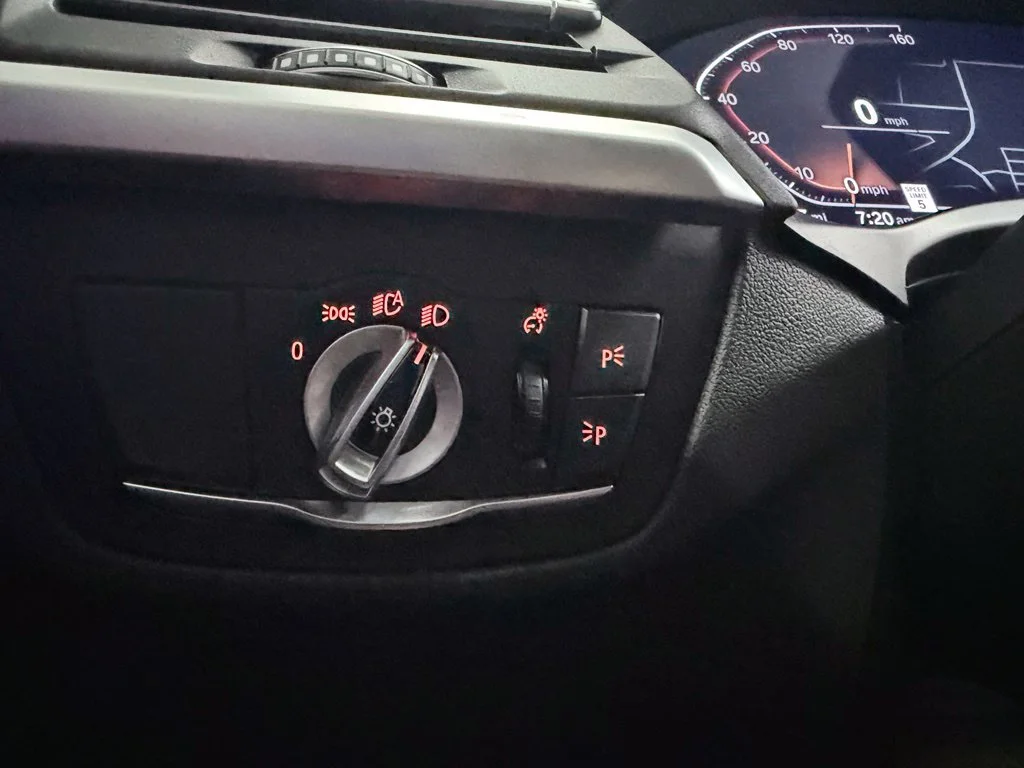 Used 2023 Dark Graphite BMW sDrive30i image 30