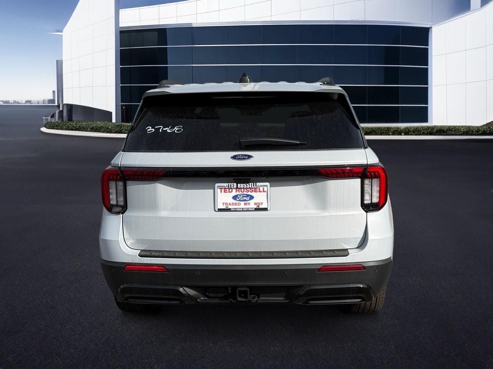 New 2026 Space White Metallic Ford ST-Line image 6