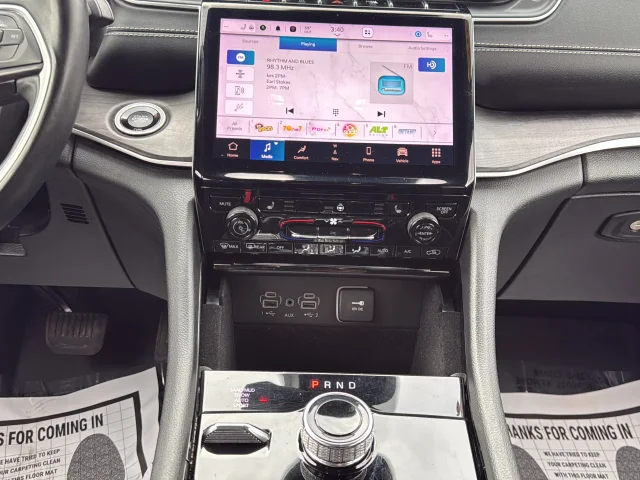Used 2021 White Jeep Limited image 19