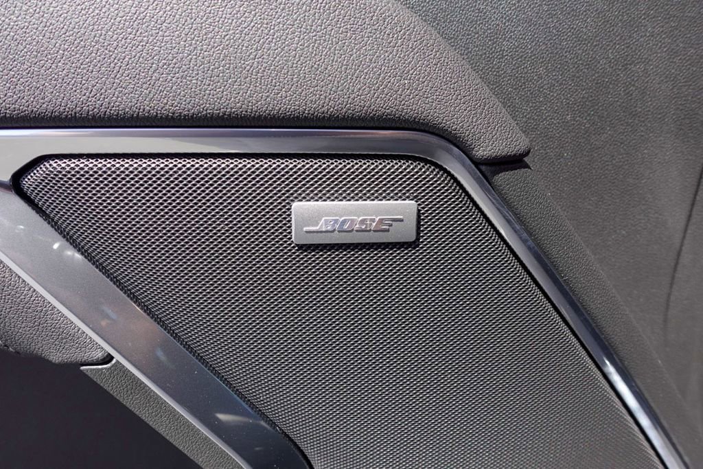 Used 2025 Onyx Black GMC SLT image 17
