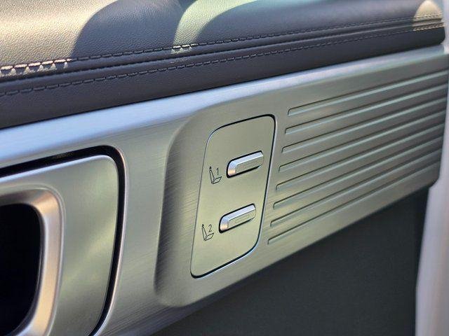 2025 Hyundai Santa Fe Limited - Photo 25