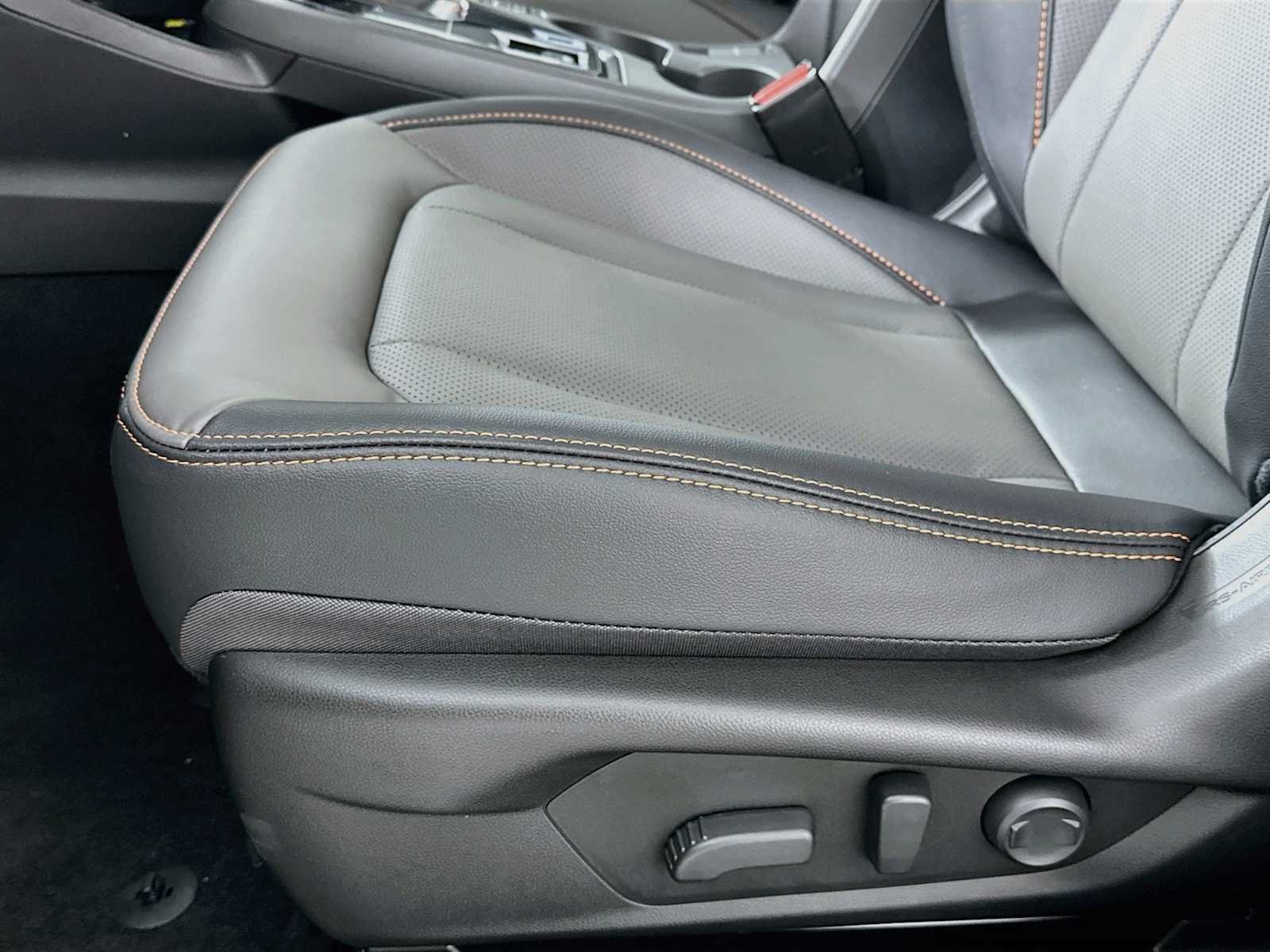 New 2026 CRYSTAL BLACK SILICA Subaru Limited Hybrid image 18