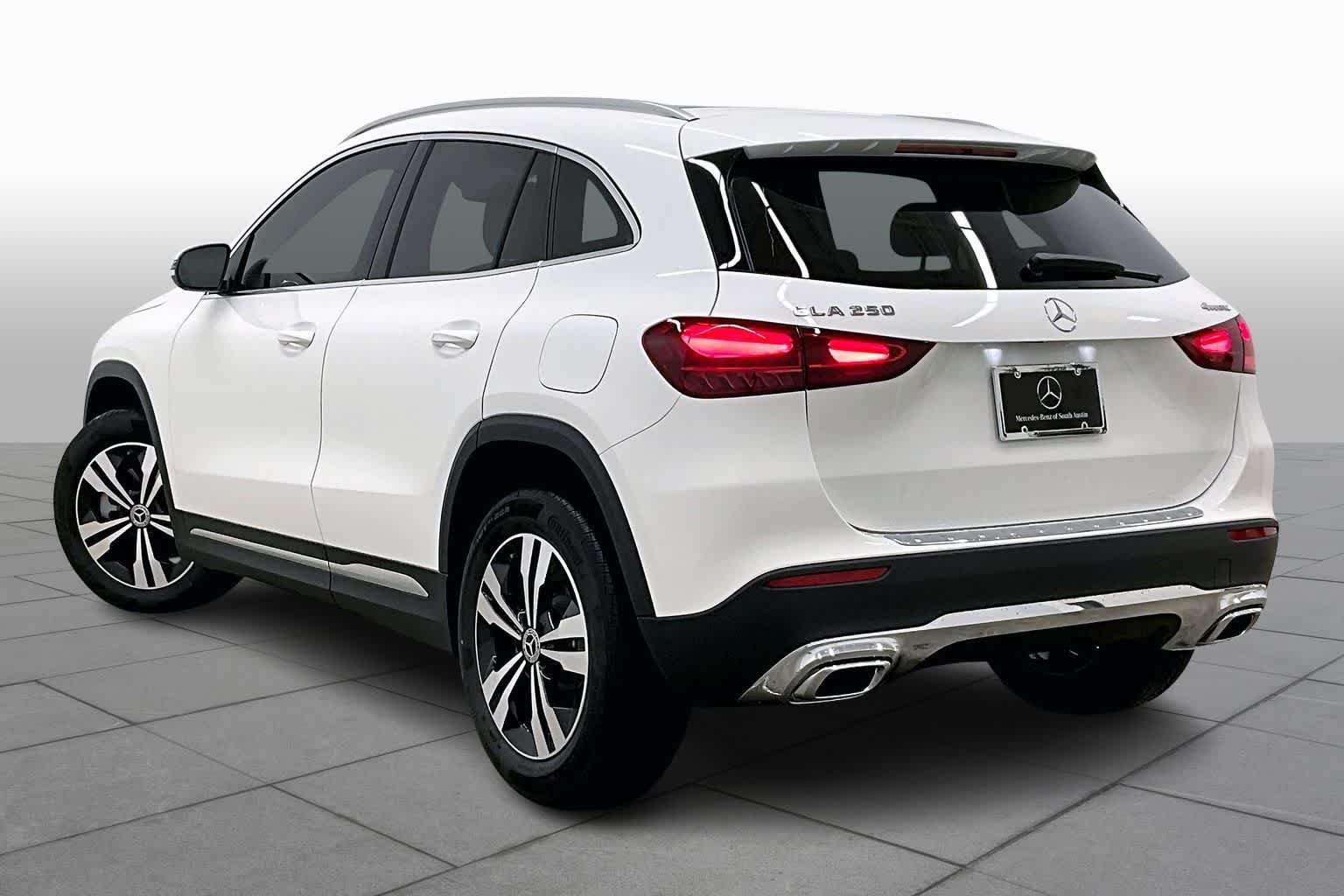 New 2026 Polar White Mercedes-Benz GLA 250 image 12