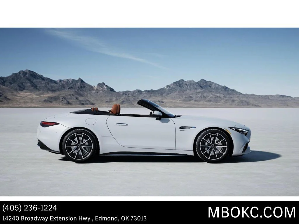 New 2027 MANUFAKTUR Moonlight White Metallic Mercedes-Benz AMG® SL 43 Roadster image 46