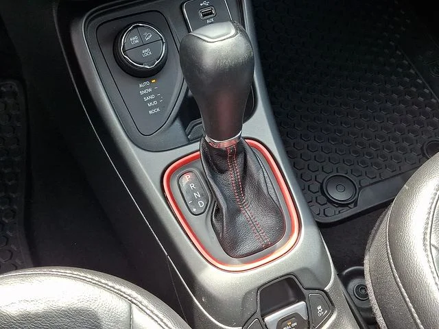 Used 2018 Green Jeep Trailhawk image 15