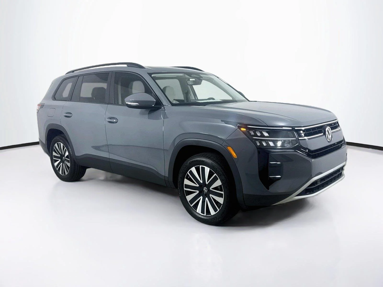 New 2027 Pure Gray Volkswagen SE w/Technology image 6