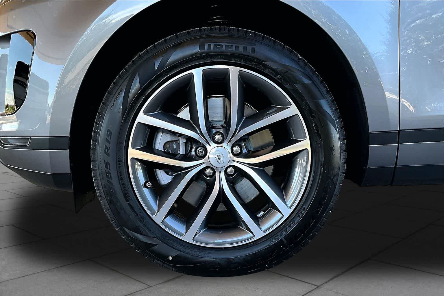 New 2026 Eiger Grey Land Rover Core S image 11