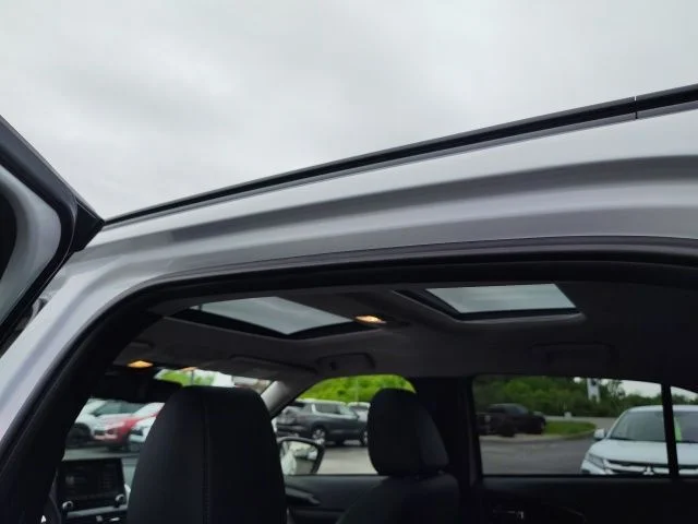 New 2026 White Mitsubishi SE image 36