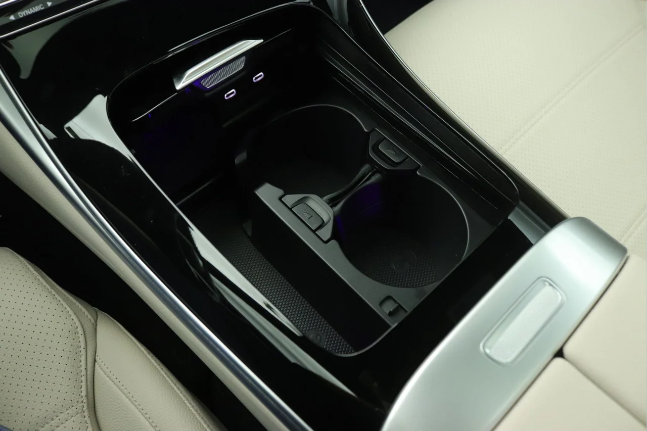 New 2026 Selenite Grey Metallic Mercedes-Benz C 300 image 6