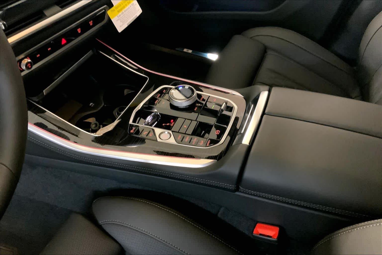 New 2026 Skyscraper Grey Metallic BMW xDrive50e image 7