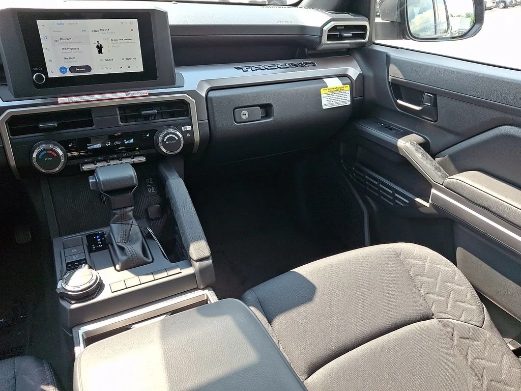 2026 Toyota Tacoma SR5 - Photo 12
