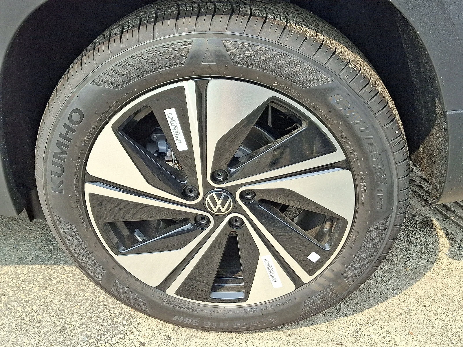 New 2026 Pure White Volkswagen SE image 7