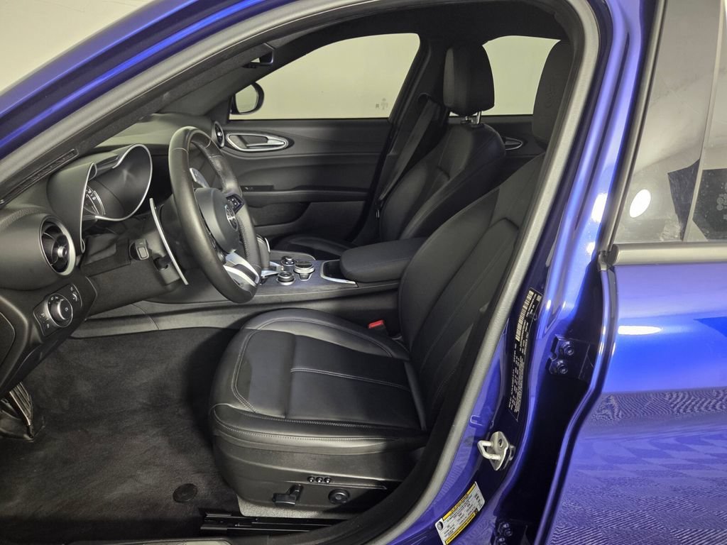 2022 Alfa Romeo Giulia Base - Photo 8