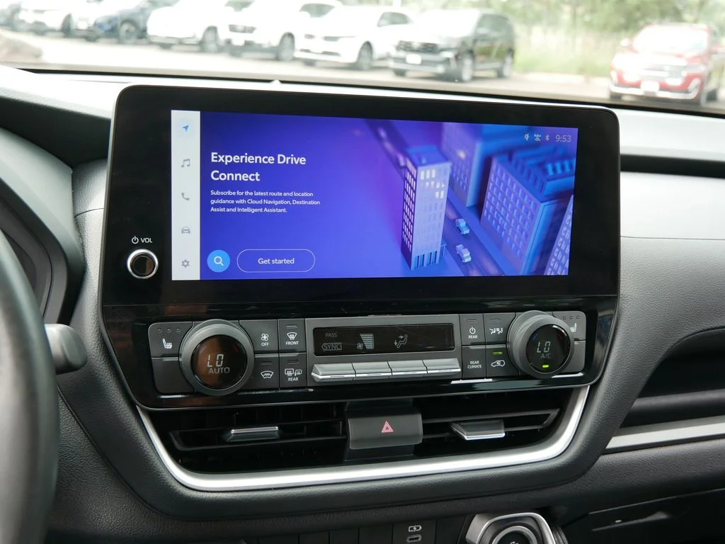 Used 2025  Toyota XLE image 23