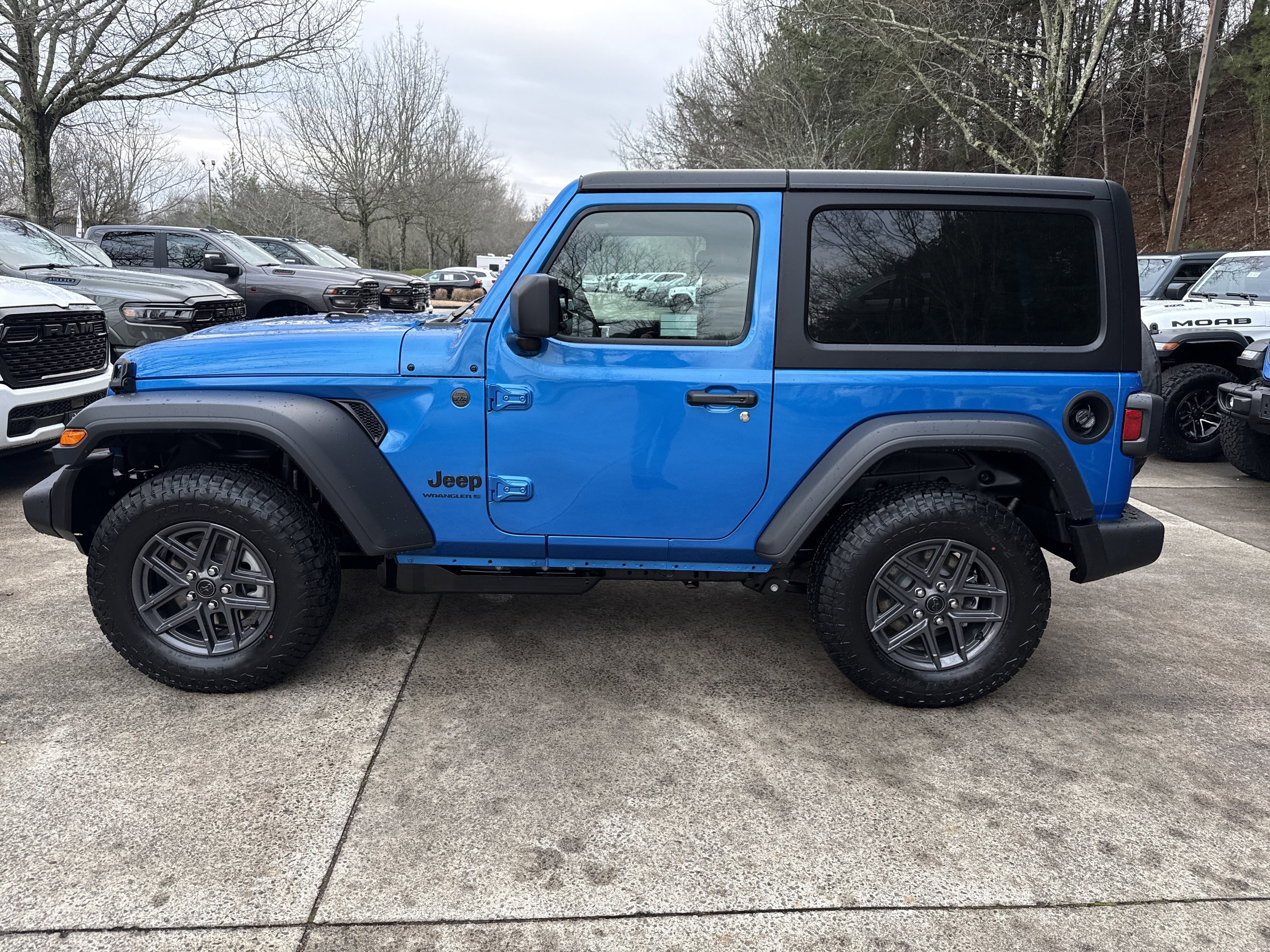 New 2026 Hydro Blue Pearlcoat Jeep Sport S image 4