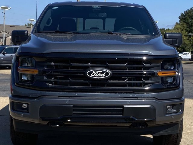 New 2026 Carbonized Gray Metallic Ford XLT image 7