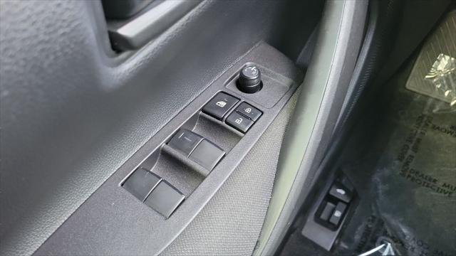 Certified Used 2025 SILVER ME. Toyota  image 18