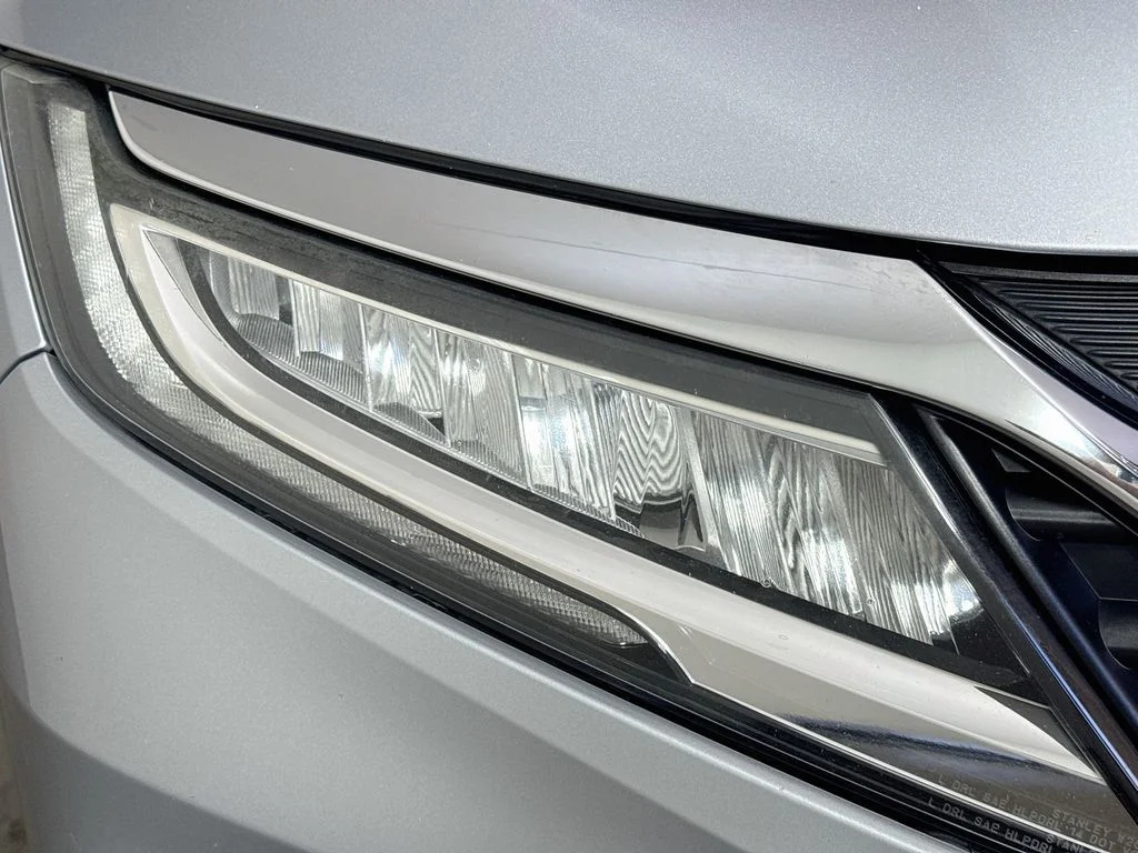 Used 2018 Silver Honda Touring image 40