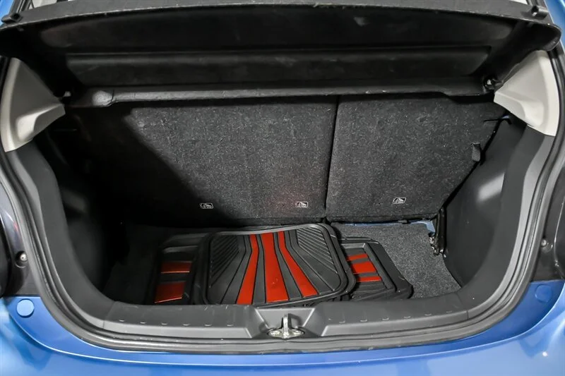 Used 2018 Sapphire Blue Mitsubishi ES image 11
