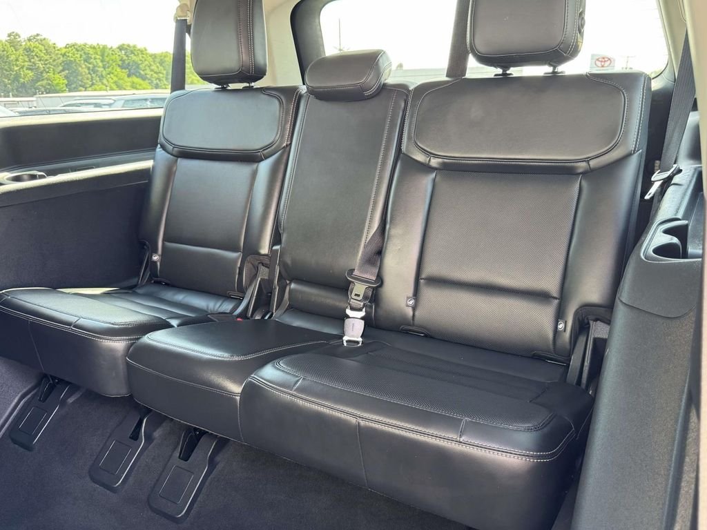 Used 2025 Black Ford Platinum image 18