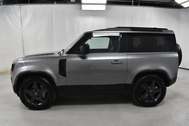 2024 Land Rover Defender X-Dynamic SE - Photo 8