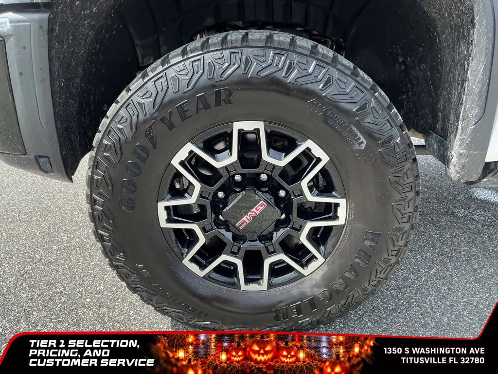Used 2024 Summit White GMC AT4X image 25
