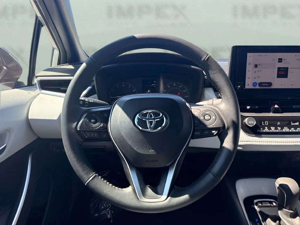 Used 2023 Silver Toyota SE image 12