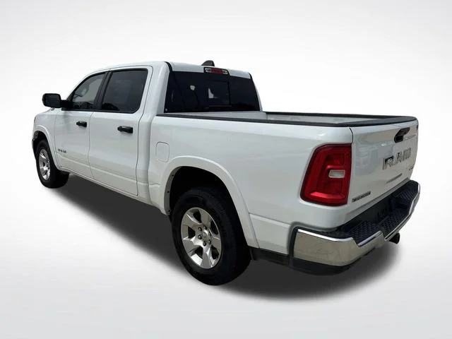 Used 2025 White Ram Big Horn/Lone Star image 7