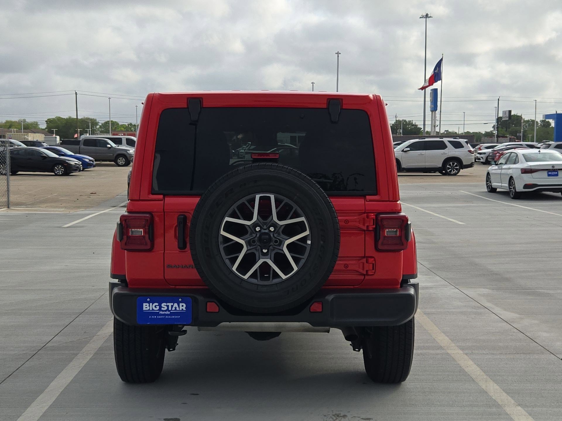 Used 2025 Firecracker Red Clearcoat Jeep Sahara image 4
